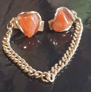 Carnelian sweater clip goldtone